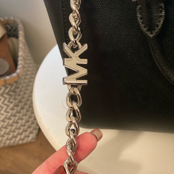 Michael Kors Sylvia medium crossgrain leather satchel - Picture 4 of 9